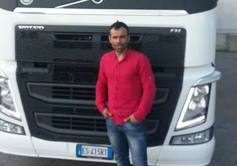 Doi frați români au murit în aceeași zi, răpuși de cancer! Unul s-a stins în Italia, celălalt în România