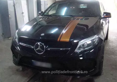 Un tânăr de 22 de ani s-a întors din Germania la volanul unui bolid, dar a rămas fără el în Vama Siret. Ce au descoperit polițiștii