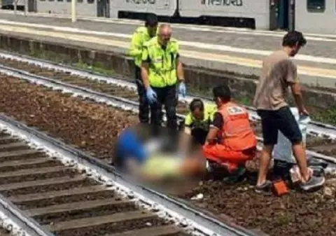 O româncă de 40 de ani s-a aruncat în faţa trenului, în Italia. Femeia lucra ca îngrijitoare pentru bătrâni