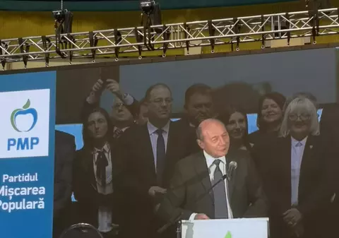 Băsescu critică dur remanierea decisă de PSD: "O minte întortocheată, care nu va face decât instabilitate, în continuare, în ţară"