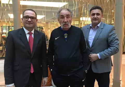 Ion Țiriac l-a primit în trening pe ministrul Sportului. Intră și Simona Halep în campanie?