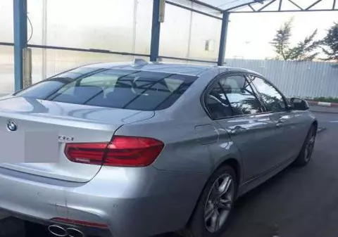 Un român a rămas fără BMW-ul în valoare de peste 35.000 de euro, la frontieră