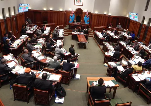 Deputații din Fiji nu mai au voie să posteze pe Facebook poze și clipuri video din Parlament