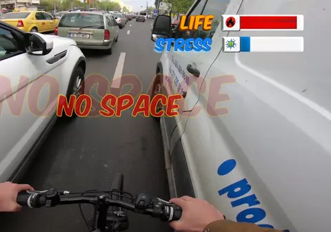 VIDEO | EXPERIMENT LIBERTATEA: Am transformat o zi de pedalat într-un joc pe calculator. Câte vieți pierde un biciclist în București?