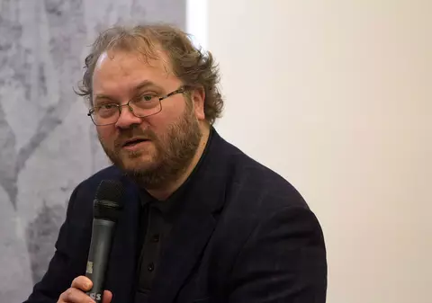 Cum sunt investigate crimele comunismului de cel care a fost reînvestit pentru un nou cincinal: școli de vară, mese de protocol, microbuz care nu s-a mișcat aproape deloc