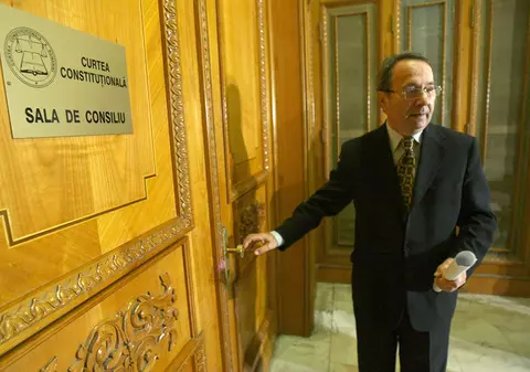 CCR a amânat pentru a șasea oară decizia privind codurile penale