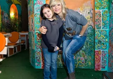 Sanda Ladoși face acrobații la circ cu fiica ei de 10 ani! Șeful ei, Bogdan Stanoevici, voia să-i interzică exercițiul