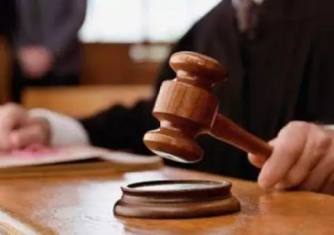 Asistentul condamnat pentru că seda paciente și apoi le viola a fost eliberat condiționat