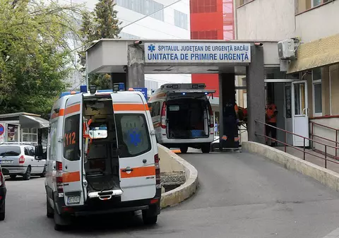 Bărbat din Bacău ajuns la spital cu o tijă de 20 de centimetri înfiptă în cap. Fierul îi intrase prin ochi