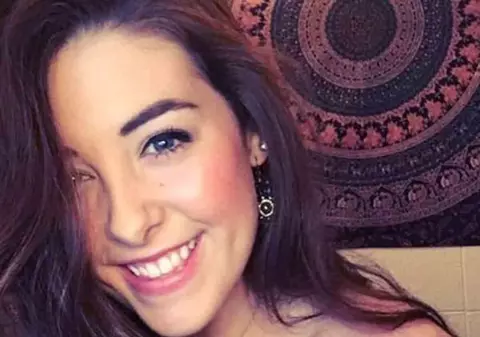 A murit după ce a căzut de pe o stâncă de la 30 de metri înălțime în timp ce încerca să-și facă un selfie