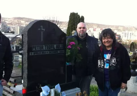 Melodie-omagiu pentru Teo Peter, la 15 ani de la moarte  «Sunt sigur că de acolo, de Sus, tata e mulțumit de ceea ce fac»