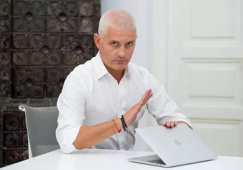 Observațiile lui Virgil Ianțu după ce a călătorit prin țară. "Am văzut și domnițe pentru care rezervele de silicon și botox ale țării nu vor fi niciodată de ajuns"