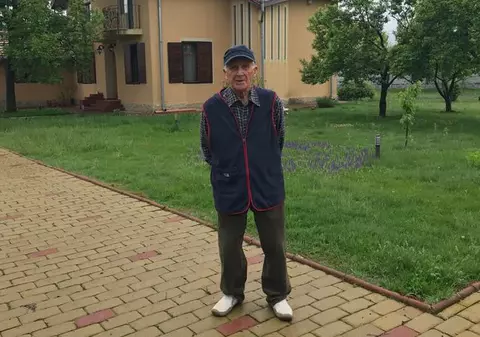 FOTO&VIDEO | Povești spectaculoase cu Nelu Ionescu, antrenorul care a dus România în Grupa Mondială de hochei pe gheață și care a fentat moartea de mai multe ori: „Când eram la Bilbao, mi s-a propus să intru în ETA”