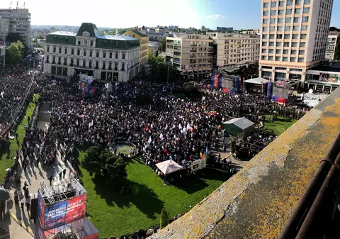 Mitingul PSD de la Iași a împărțit orașul în două. Cele două Românii din Piața Unirii