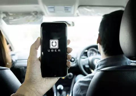 Scandal în Camera Deputaților pe proiectul legii ride-sharing. Puterea, acuzată că boicotează lucrările din comisii