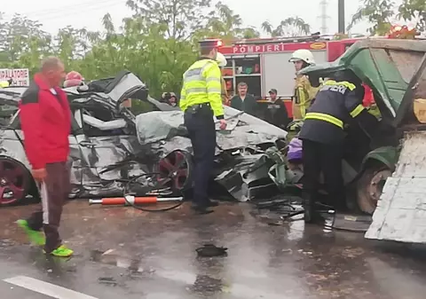 Un teribil accident cu cinci victime a avut loc pe DN 1. Un bărbat a murit. Două dintre victime sunt minori