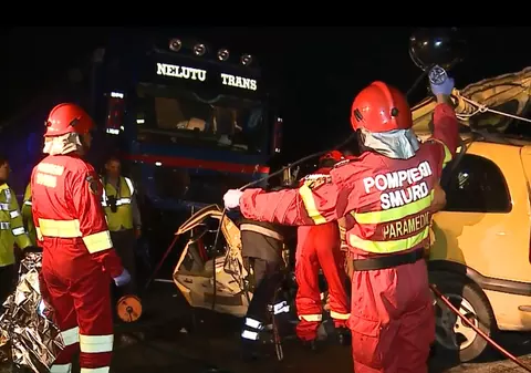 Un tânăr de 21 de ani a murit după ce a intrat cu mașina într-un tir. Premoniția sumbră din urmă cu câteva zile: "Dacă viteza mă va omorî, să nu plângi, pentru că eu zâmbeam"