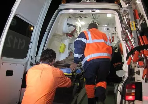 Accident grav la Bran. O femeie a rămas fără picioare, după ce a fost lovită de un autocar