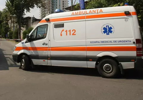 Doi copii din Bistriţa-Năsăud au fost loviţi de o maşină în timp ce se îndreptau spre şcoală