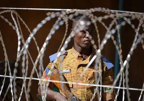 Atac armat într-o biserică din Burkina Faso. Șase persoane, printre care un preot, au fost ucise