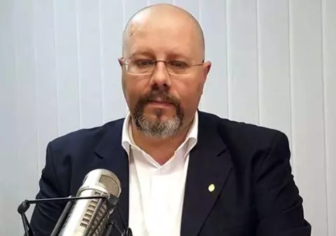 Viceprimarul Bădulescu, limbaj suburban la adresa unei consiliere USR însărcinată: "Mi-e scârbă să te aud vorbind. Du-te și pregătește-te de naștere"