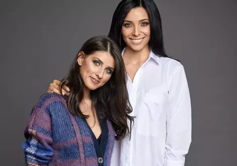 Corina Caragea, mamă de rezervă pentru sora ei mai mică: "Trebuia să mă duc la școală, la ședința cu părinții"