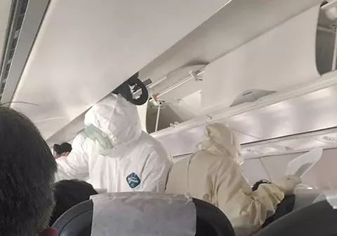 FOTO | Focar de ciumă bubonică: Pasagerii unui avion sunt în carantină după ce o femeie însărcinată și soțul ei au murit din cauza bolii