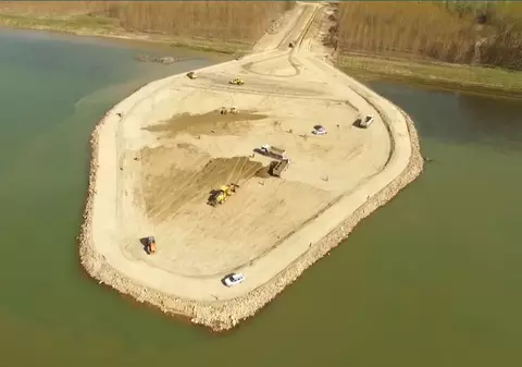 Cum arată șantierul podului suspendat peste Dunăre de la Brăila. Imagini din dronă cu cel mai complex proiect de infrastructură din România / VIDEO