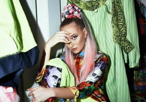 Delia a ajuns în vizorul Iuliei Albu. "Nu consider potrivită afițarea pe o reșea de socializare a mesajului..."