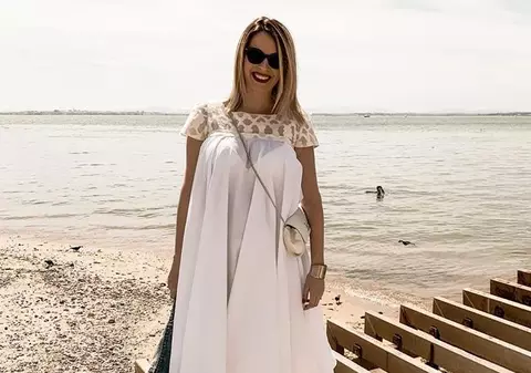 Diana Dumitrescu, în costum de baie în a 35-a săptămână de sarcină. „Micuţa balenuţă balerinuţă”