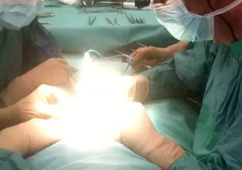 Un bărbat a fost salvat prin transplantul ficatului de la un bătrân de 97 de ani!