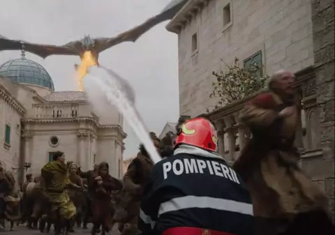 MAI face glume după penultimul episod din Game of Thrones: ”Pompierii sigur ar fi prelungit filmul cu câteva sezoane”