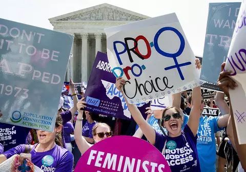 Presa americană: Interzicerea avorturilor va transforma SUA în „România comunistă”. Medic român: „Pentru o femeie, orice contact sexual însemna doar panică și durere”