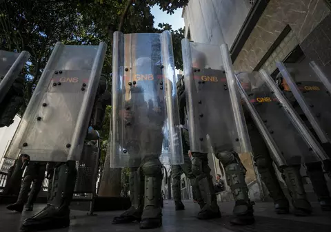 Sediul Parlamentului din Caracas a fost închis joi după o alertă cu bombă