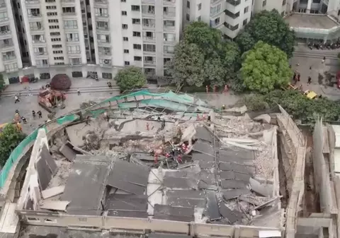 Tragedie în centrul orașului Shanghai. O clădire s-a prăbușit: Cel puțin cinci morți