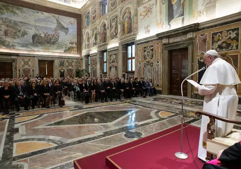 Papa Francisc le-a adus un omagiu jurnaliştilor: "Libertatea presei este un indicator cheie pentru sănătatea unei naţiuni"