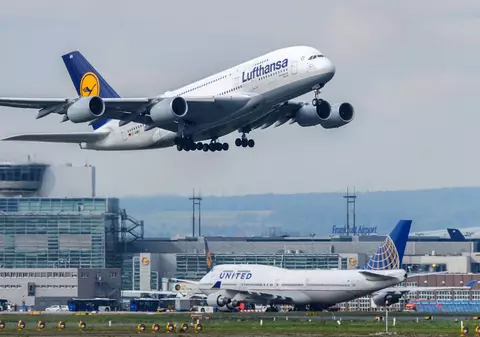 Haos pe aeroportul din Frankfurt. Traficul aerian a fost întrerupt temporar din cauza unei drone
