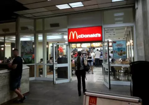 McDonald’s a închis restaurantul din pasajul de la Unirii, după 20 de ani! Ce se întâmplă cu angajații
