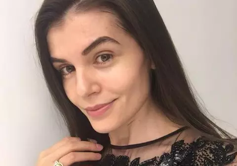 Cum comunica Monica Gabor cu Mr. Pink la începutul relației lor. "Nu știa engleză"