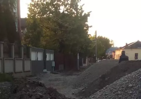 Osemintele umane descoperite în Focșani de muncitorii care lucrau la asfaltarea unei străzi sunt mai vechi de 50 de ani