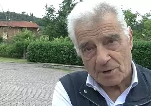 Un preot în vârstă de 83 de ani s-a trezit cu hoții în casă, dar a reușit să-i pe fugă de unul singur!