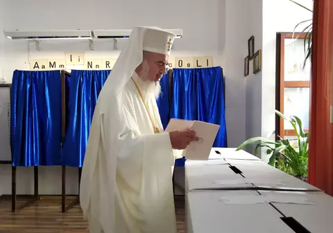 VIDEO | Preafericitul Daniel a votat şi la Referendum. Mesajul transmis de Patriarh de la urne