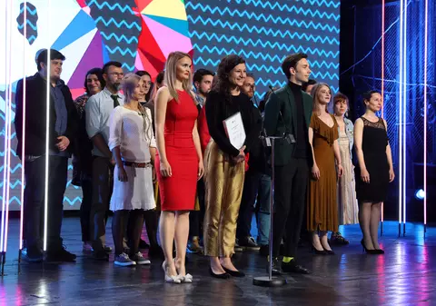 VIDEO/ Protest "cu cântec" al actorilor clujeni pe scena Premiilor UNITER: "Nu mai sunt destui bani la cultură"