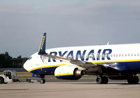 Panică la bordul unui avion Ryanair. A aterizat de urgenţă la Londra, escortat de avioane de luptă