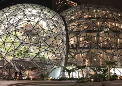 ”Islanda tropicală”. Statul nordic vrea să dezvolte resorturi însorite și să exporte banane cultivate în biodomuri încălzite cu energie geotermală