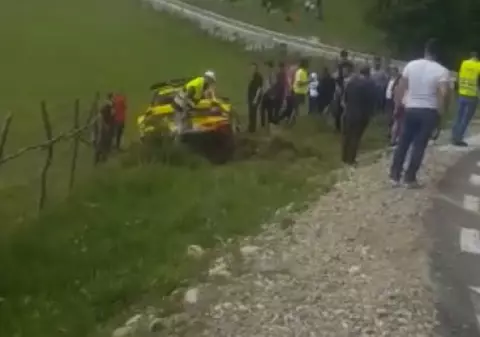 Titi Aur a fost implicat într-un accident la Raliul Argeșului. Copilotul a ajuns la spital