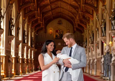 Ce i-a șoptit Prințul Harry lui Meghan Markle când și-au prezentat bebelușul