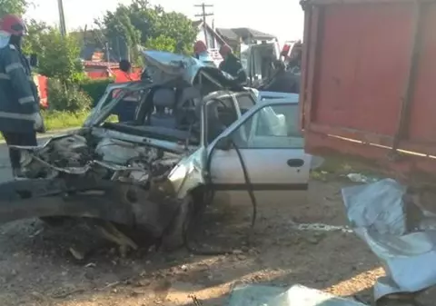 Accident grav pe DN 41. Patru oameni au fost răniți. Două echipaje SMURD au ajuns la fața locului