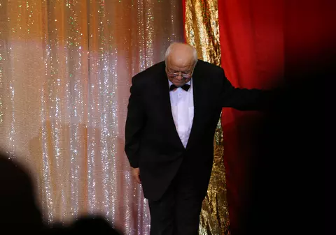 Alexandru Arșinel, aniversat la 80 de ani, pe modelul Stela Popescu. Artiștii nu vor fi remunerați pentru apariția în spectacol