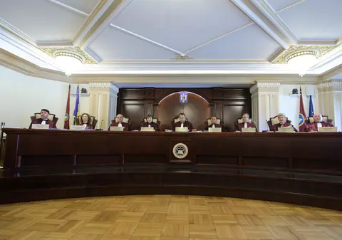 UPDATE | CCR amână pe 29 iulie verdictul privind Codul Penal şi de Procedură Penală. Este a şaptea amânare, pe sesizările depuse de Opoziţie şi preşedintele Iohannis